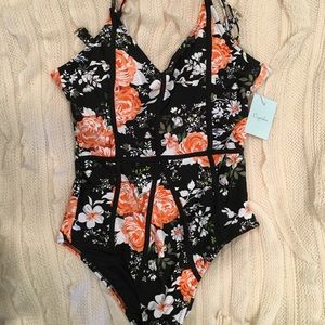 NWT Cupshe swim suit.